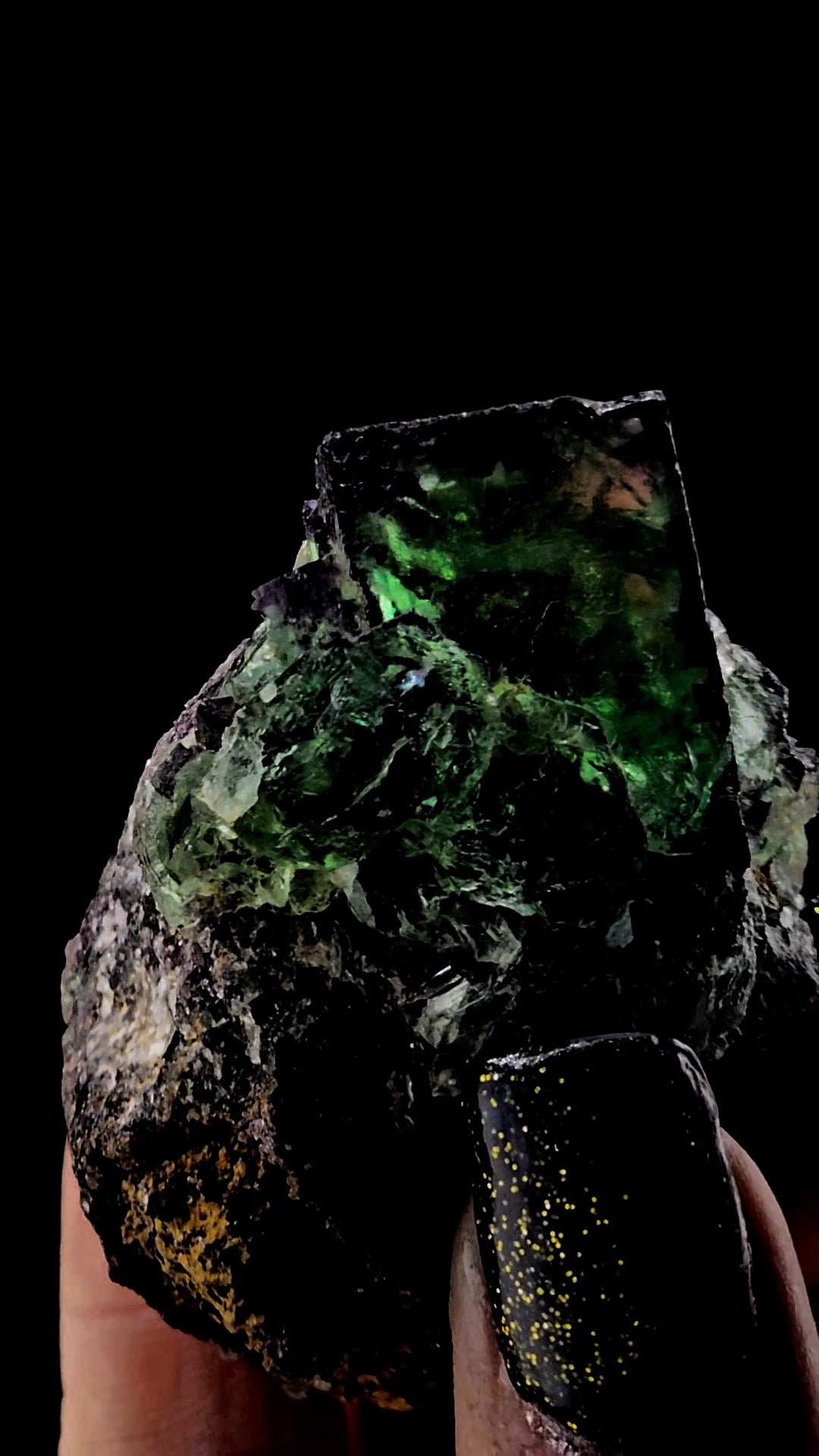 Fluorite Cube from Nigeria. Daylight Color Change