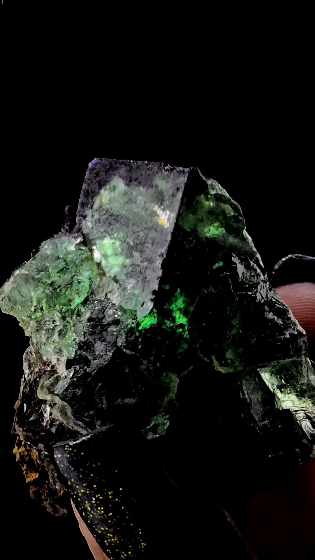 Fluorite Cube from Nigeria. Daylight Color Change