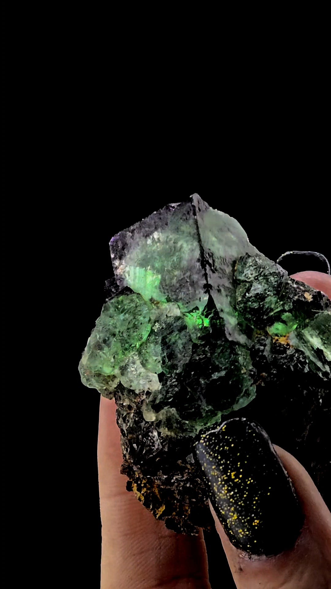 Fluorite Cube from Nigeria. Daylight Color Change