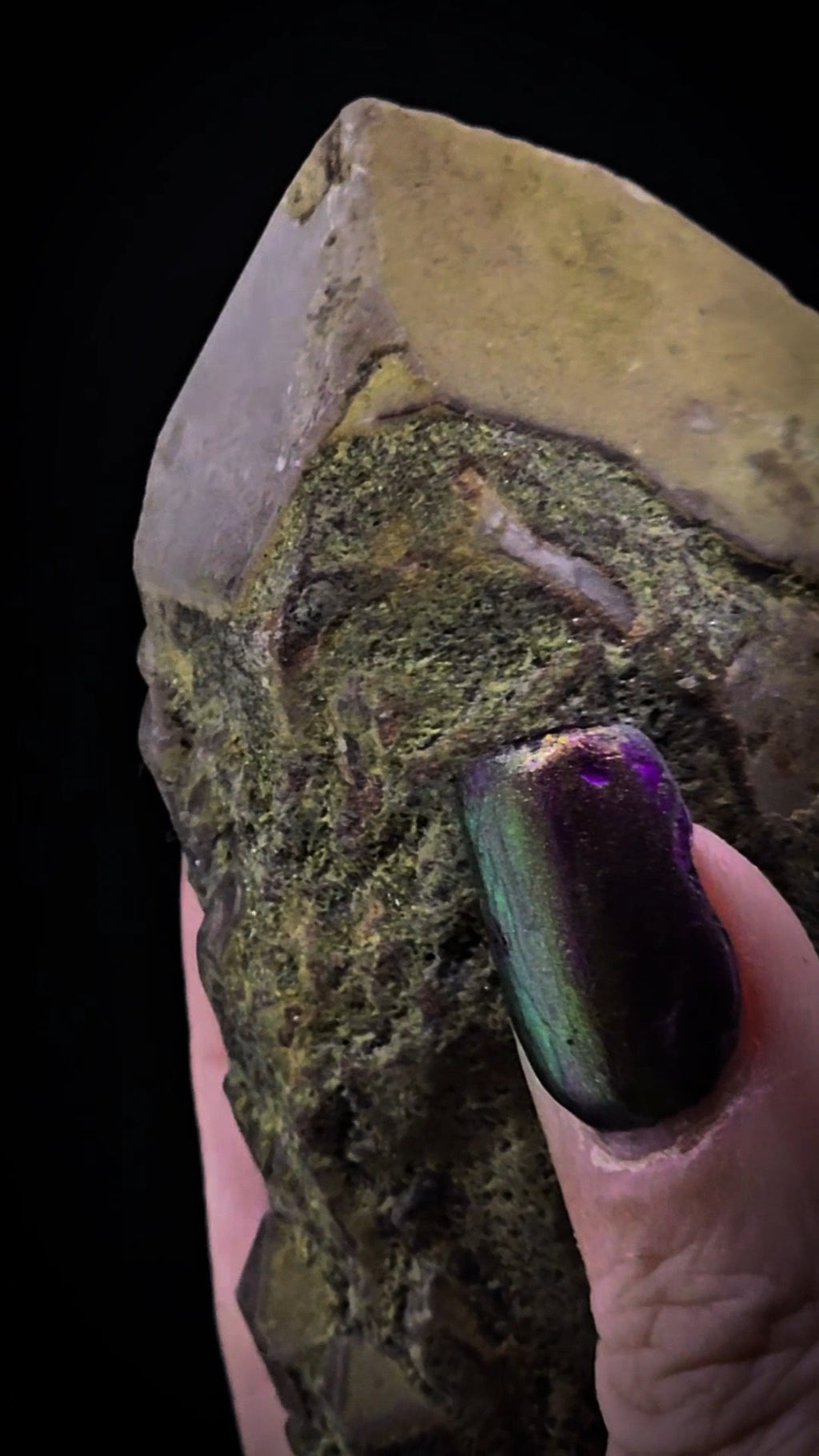 Messina Quartz with Malachite Overcoat