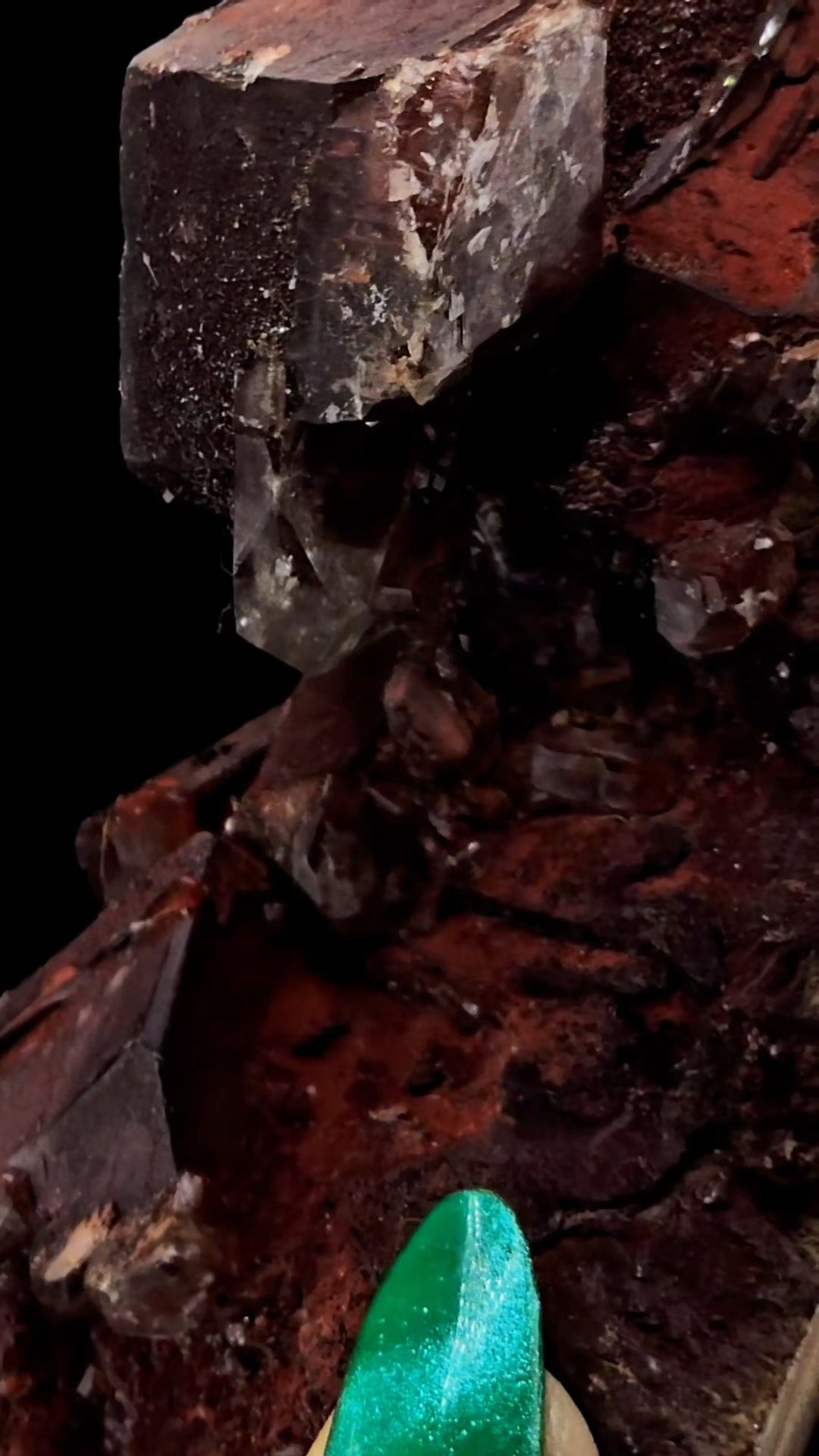 Hematite Included Calcite from Hubei Daye, China