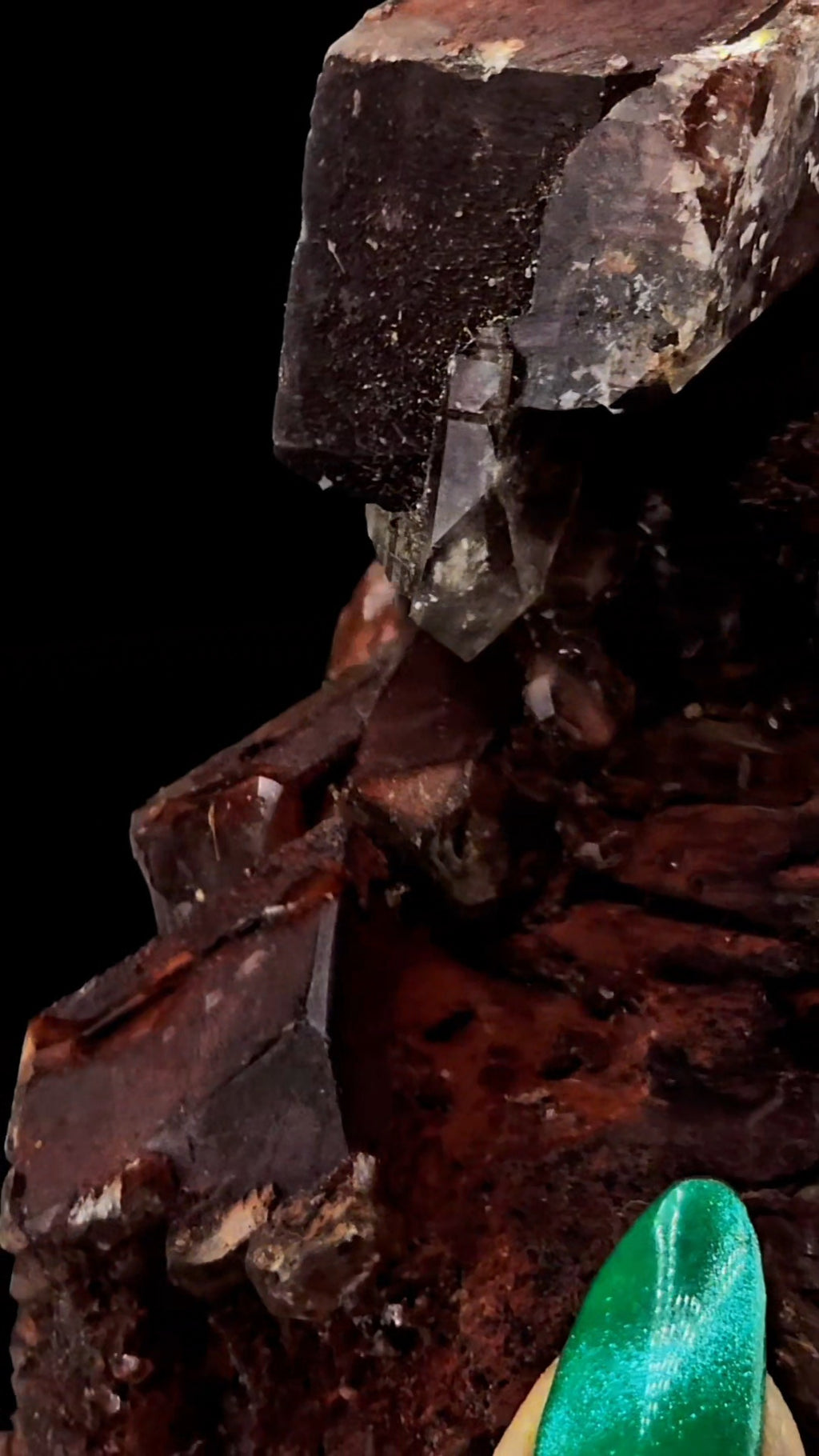 Hematite Included Calcite from Hubei Daye, China