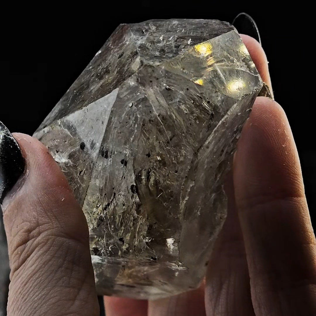 Elestial with Many Moving Carbon Enhydros