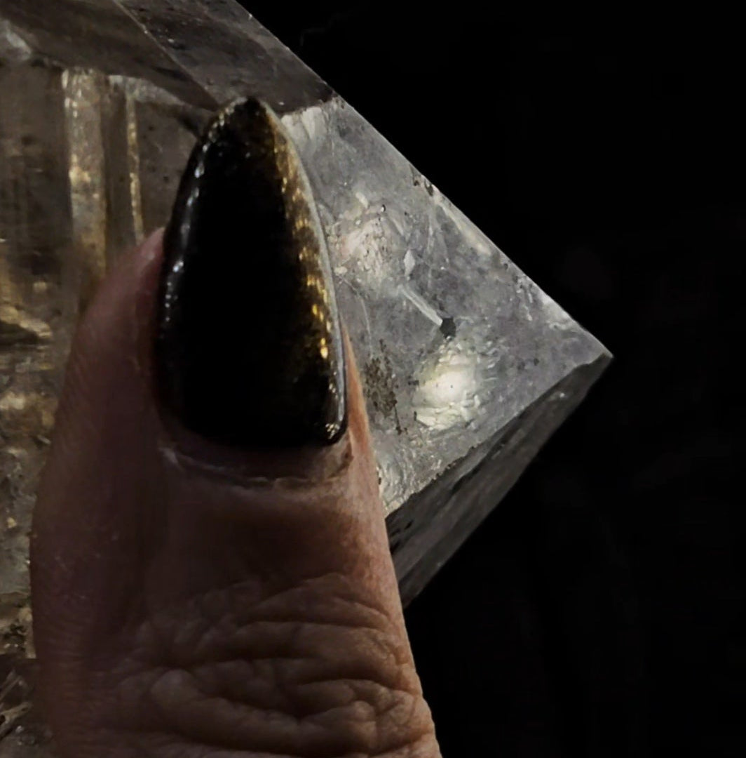 Elestial with Many Moving Carbon Enhydros