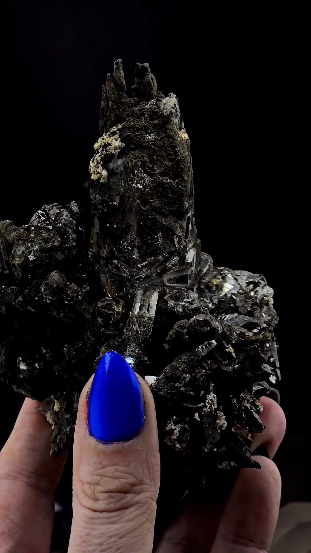 Tectonic Etched Witchy Cluster Clicker from Hashupi Mine, Pakistan