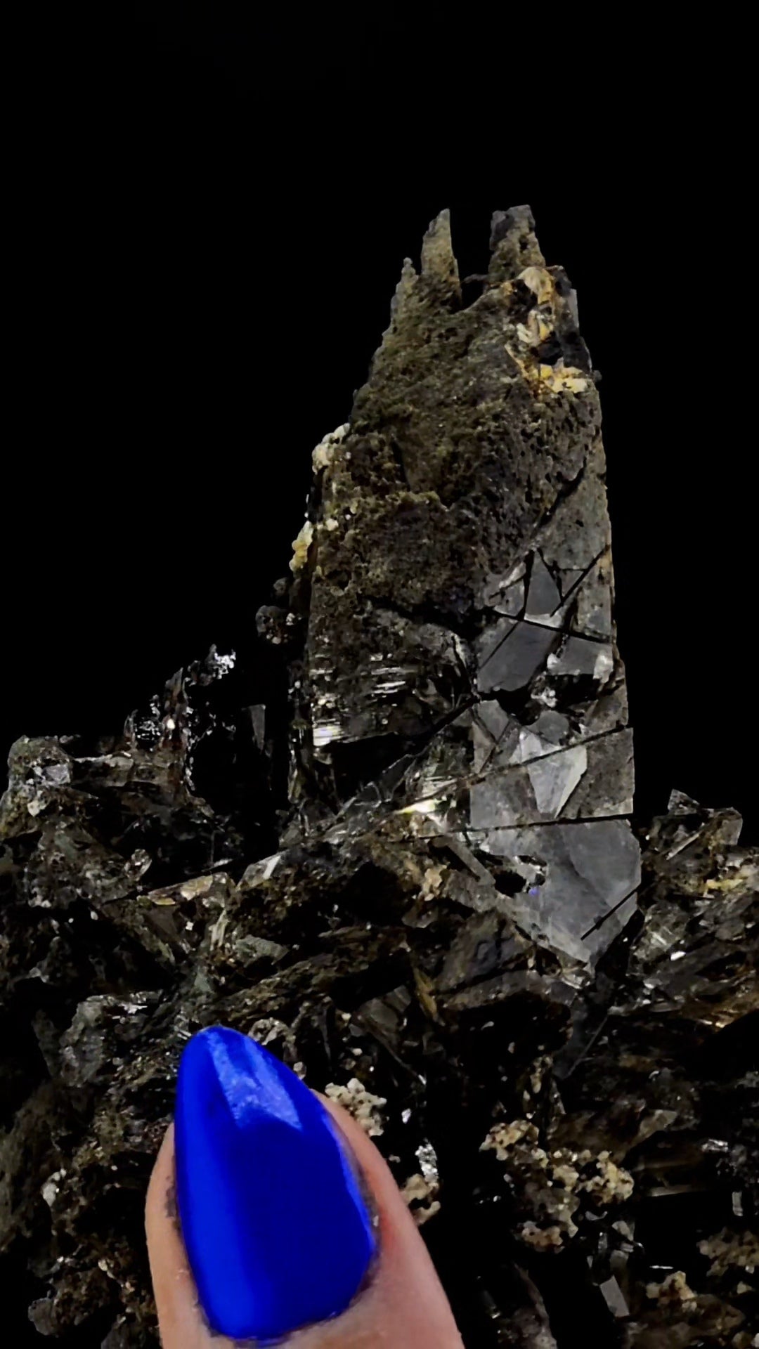 Tectonic Etched Witchy Cluster Clicker from Hashupi Mine, Pakistan