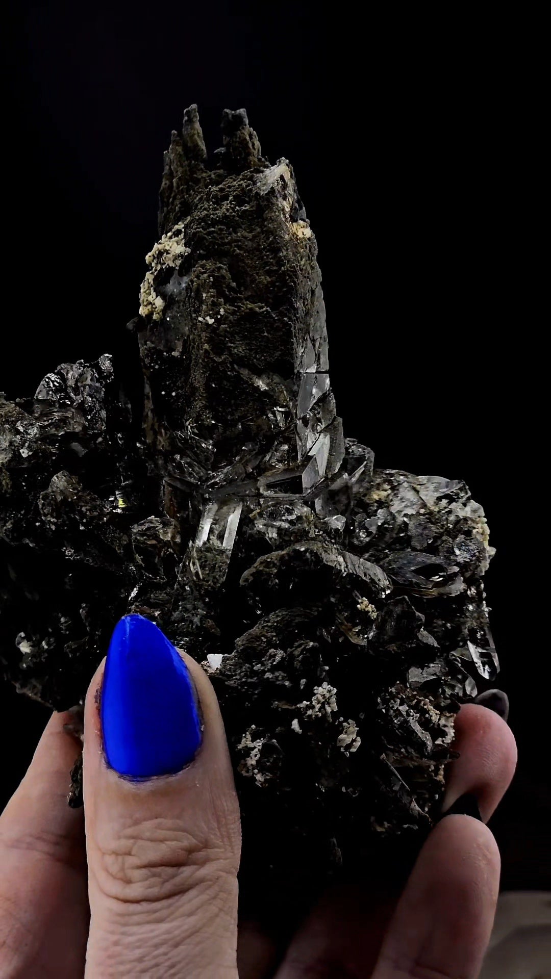 Tectonic Etched Witchy Cluster Clicker from Hashupi Mine, Pakistan