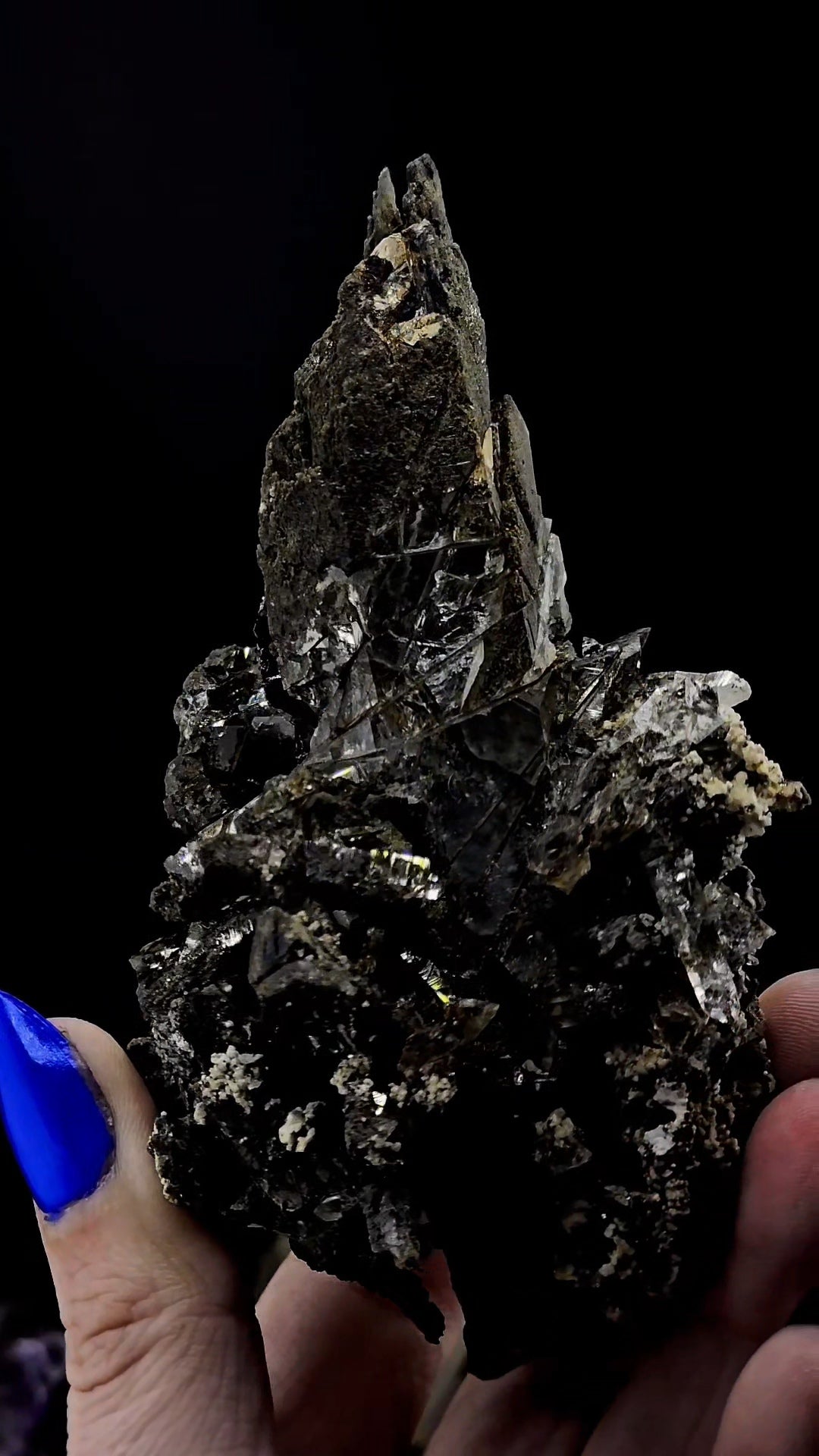 Tectonic Etched Witchy Cluster Clicker from Hashupi Mine, Pakistan