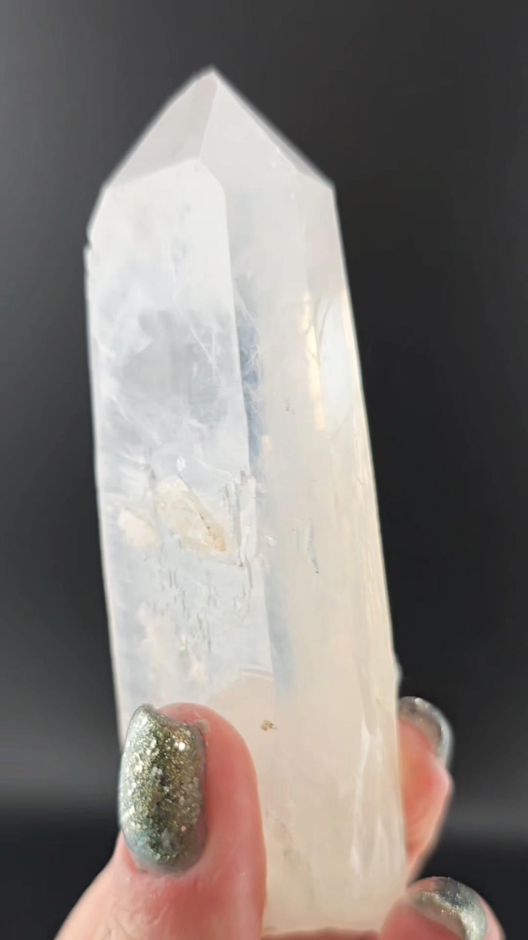DNA Blue Smoke GEM From Colombia Full Of Whisps no Yellow Cookeite just Smoke
