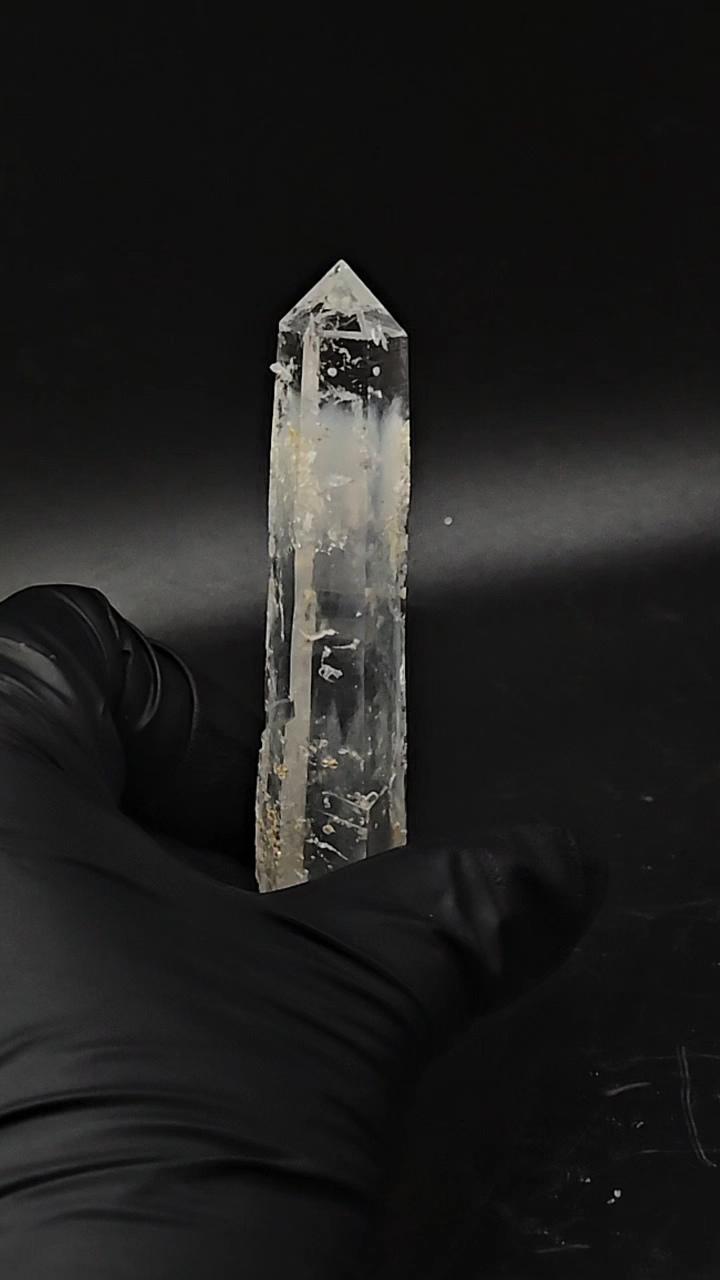 Blue Smoke Point | Small | Cristobalite Included | Cookeite Included | Tyndall Effect