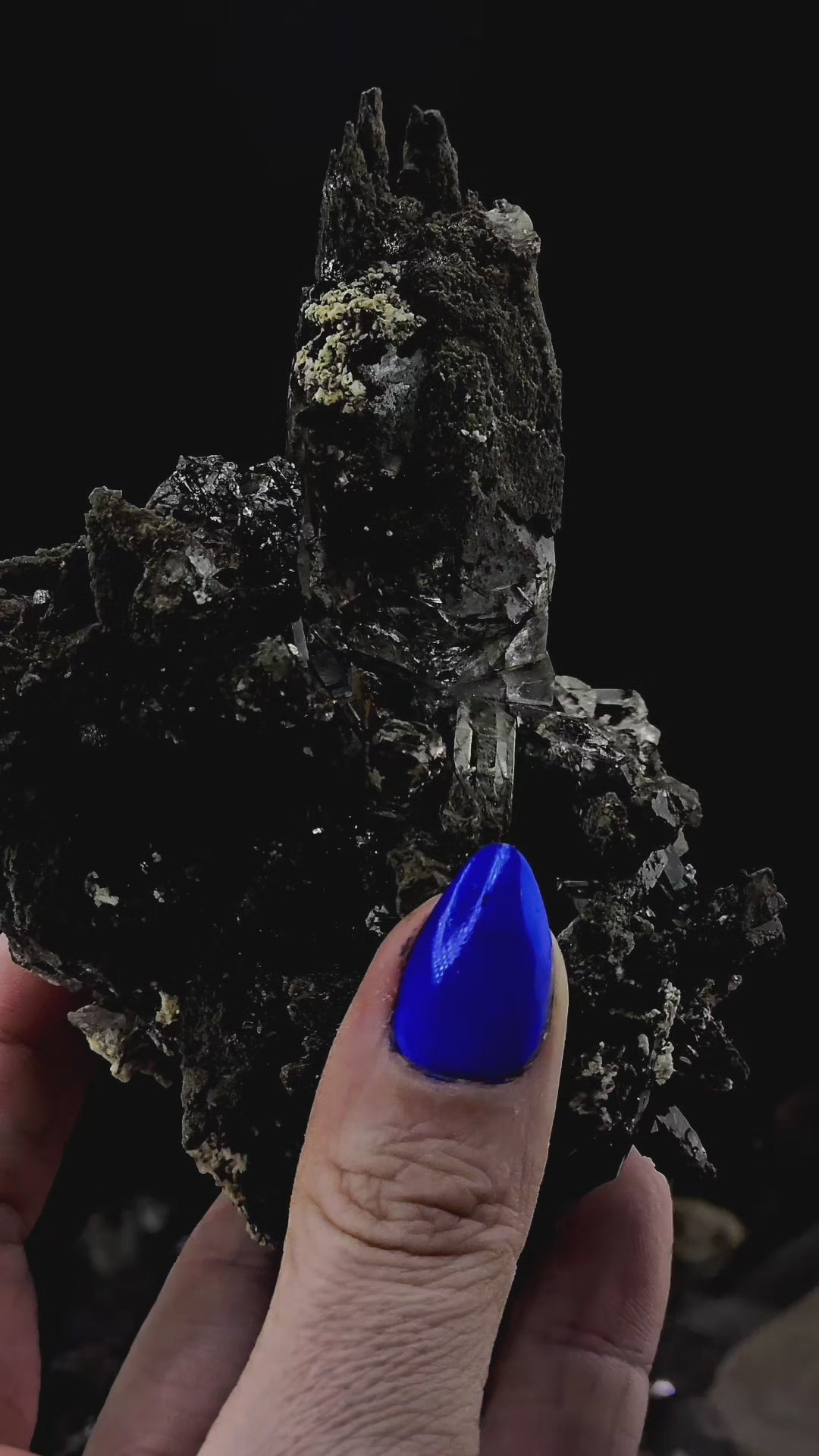 Tectonic Etched Witchy Cluster Clicker from Hashupi Mine, Pakistan